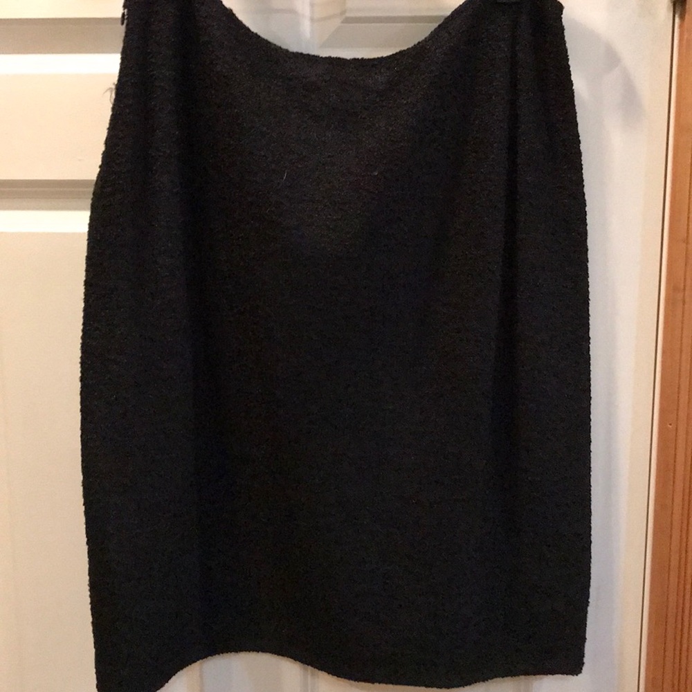 St John Black knit skirt EUC (side zip)